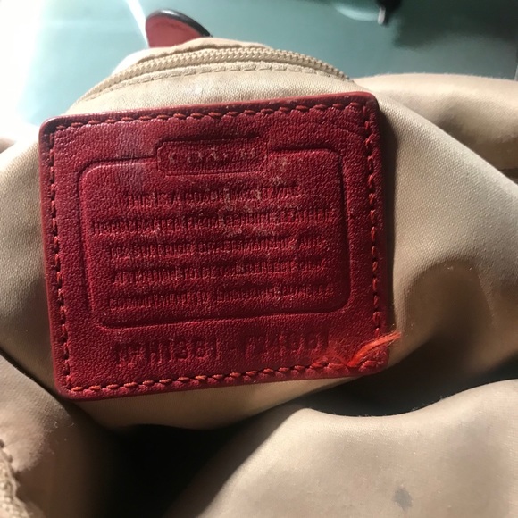 Red Coach - Picture 2 of 4